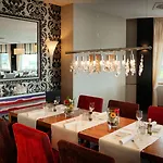 Western Donners Hotel