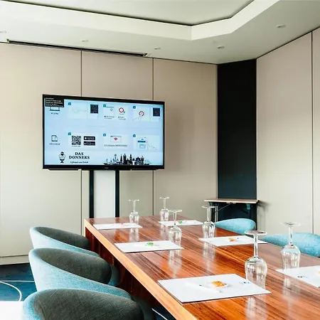 Western Donners מלון