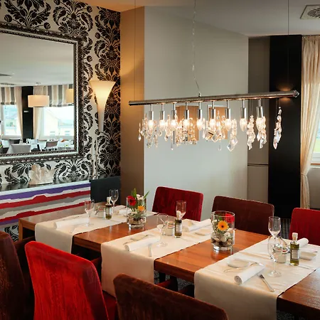 Western Donners Hotel