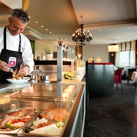 Western Donners Hotel 4*