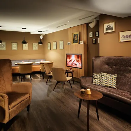 Western Donners Hotel 4*
