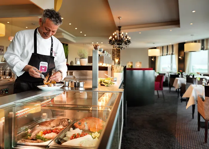 Western Donners Hotel 4*